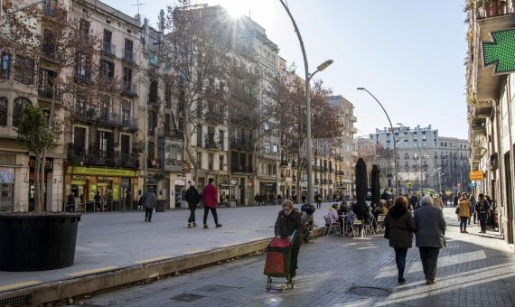 La ronda de Sant Antoni, convertida en un desierto de cemento / HUGO FERNÁNDEZ