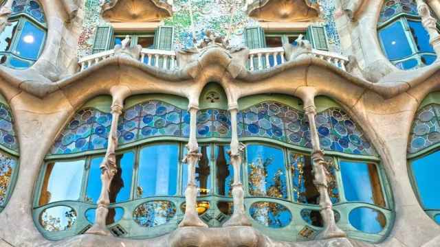Así es la fachada de la Casa Batlló, en el paseo de Grácia / Archivo