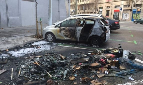 Coches incendio Poblenou 2