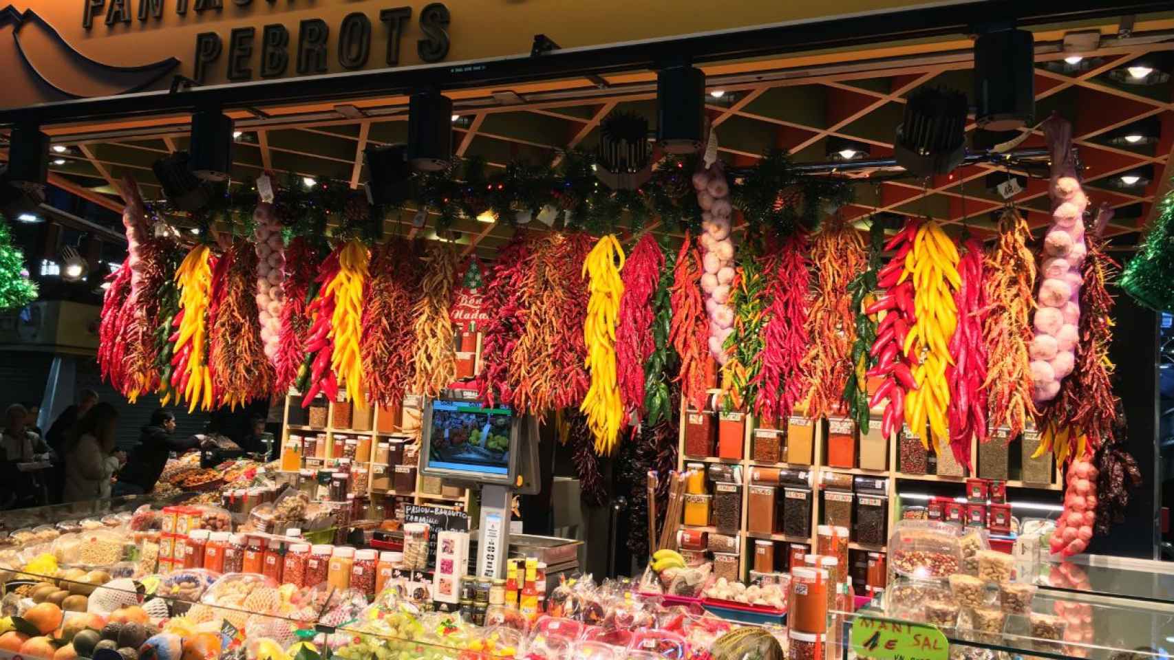 Colores y pimientos de La Boqueria / MIKI