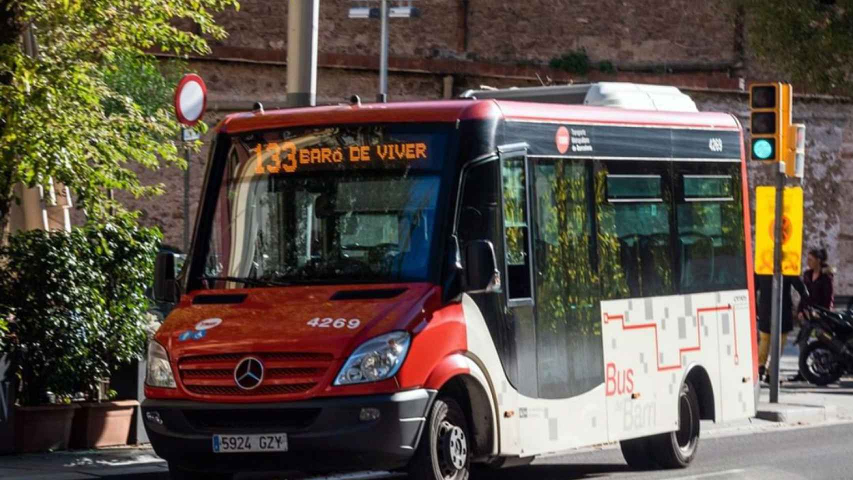 Este es el modelo de 'El Meu Bus' que ya asciende a Torre Baró / TMB