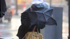 Habrá que estar atento a las rachas de viento y a la lluvia / EFE