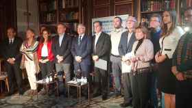 Josep Bou antes después de la conferencia ante empresarios / EUROPA PRESS