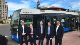 Enric Cañas, consejero delegado de la empresa pública TMB, durante la presentación de un nuevo bus eléctrico