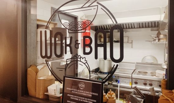 Cocina del restaurante Wok&Bao / VERÓNICA MUR 