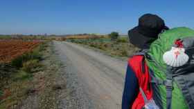 Una peregrina disfrutando del Camino de Santiago