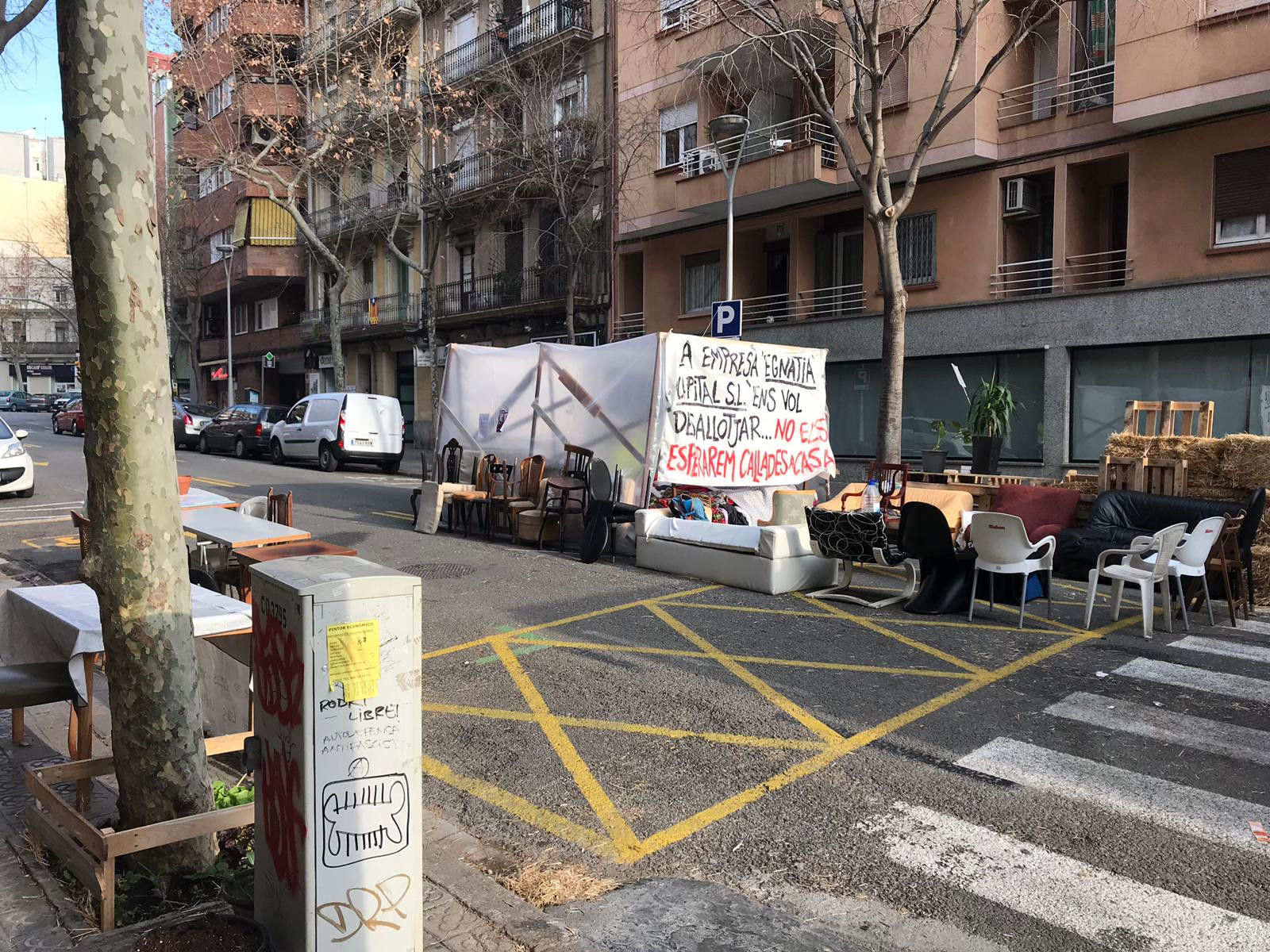 Imagen del campamento okupa en la vía pública de Sant Martí / MA