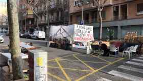 Imagen del campamento okupa en la vía pública de Sant Martí / MA