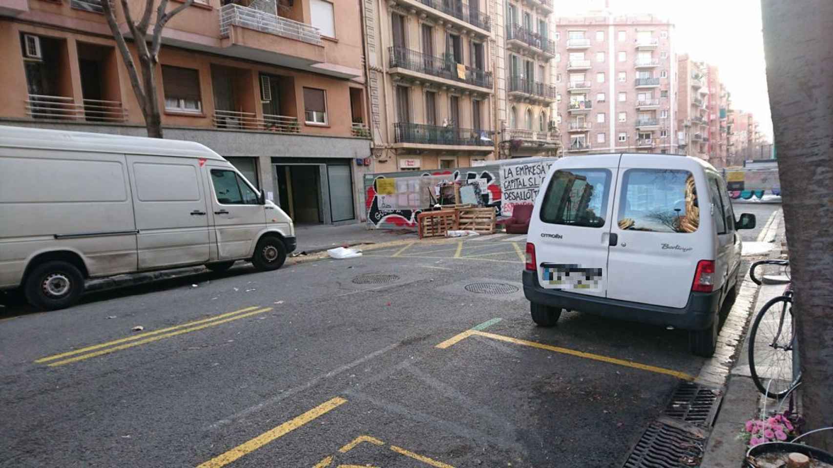 Así ha quedado la calle tras una semana de campamento con impunidad / MA