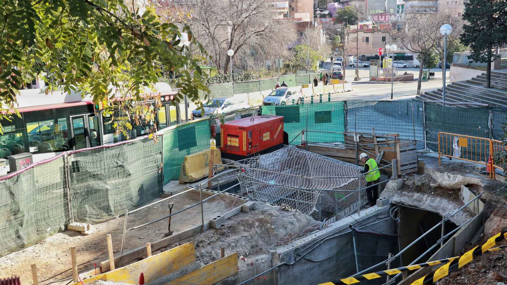 Obras en la estación de metro de Vallcarca en 2018 / HUGO FERNÁNDEZ