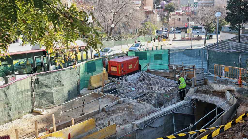 Obras en la estación de metro de Vallcarca en 2018 / HUGO FERNÁNDEZ