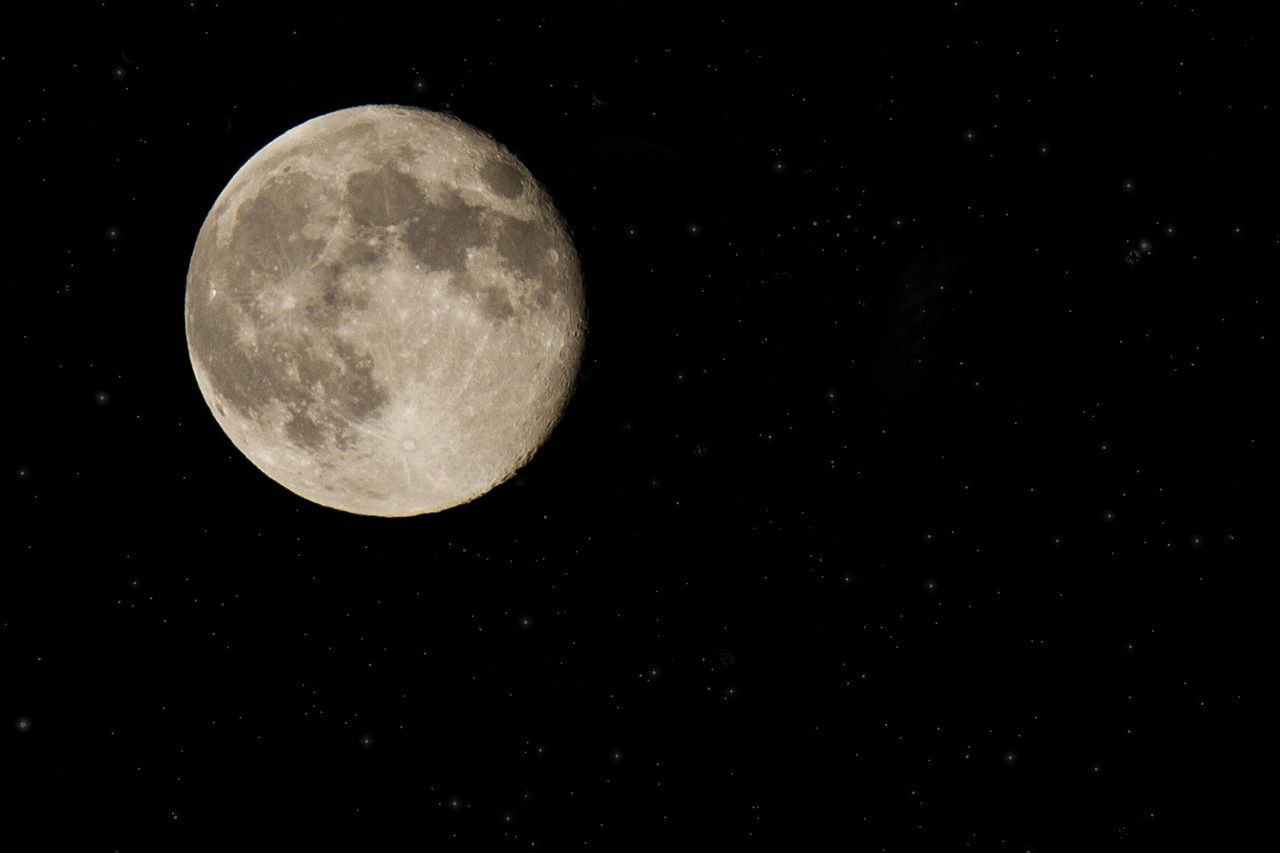 Superluna llena de nieve de febrero 