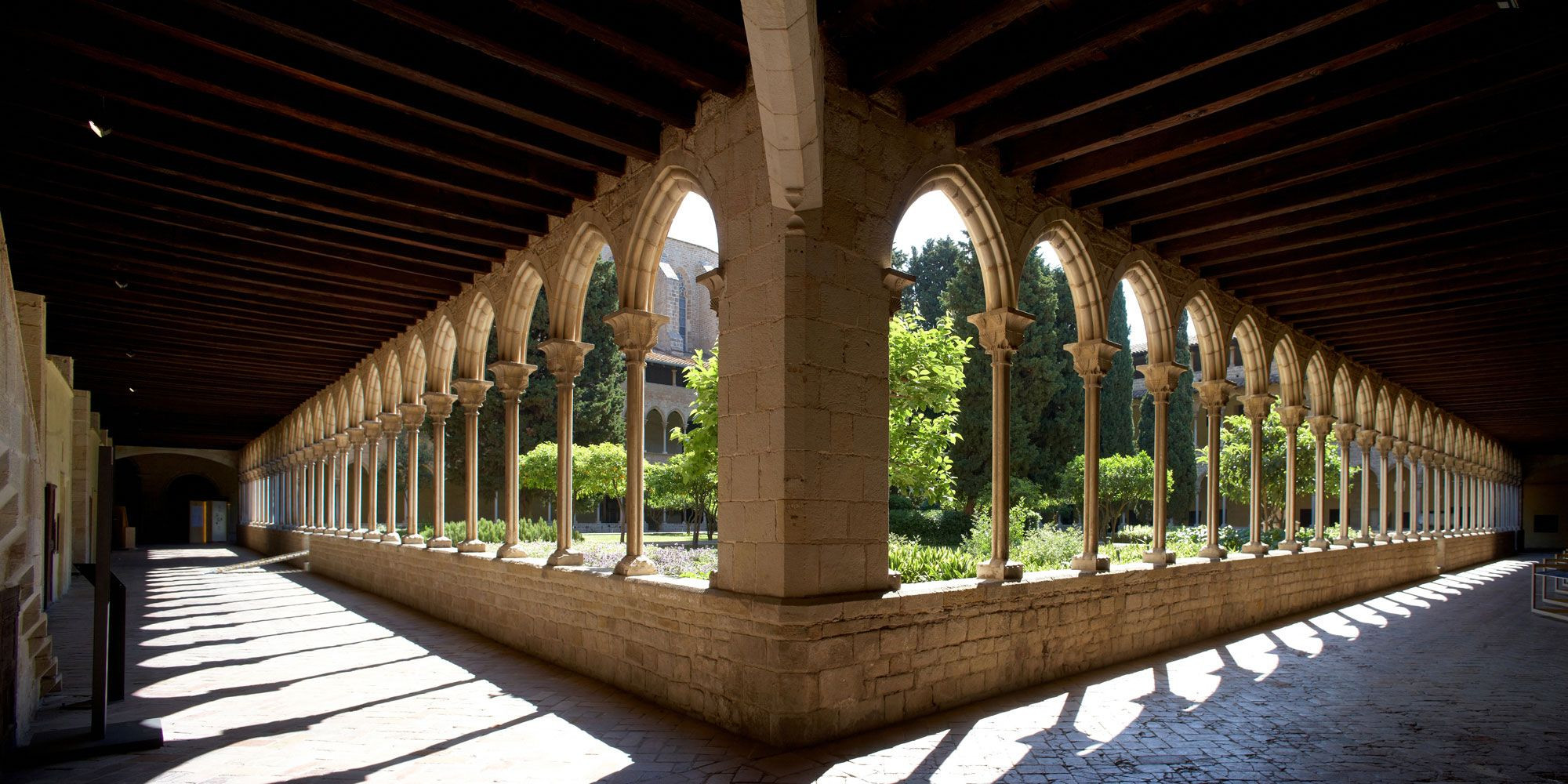 Jóvenes con Asperger hacen de guías culturales en el monasterio de Pedralbes / AYUNTAMIENTO DE BCN