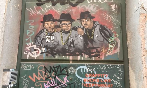 Grafiti de la banda de hip hop Run-D.M.C. / PAULA BALDRICH