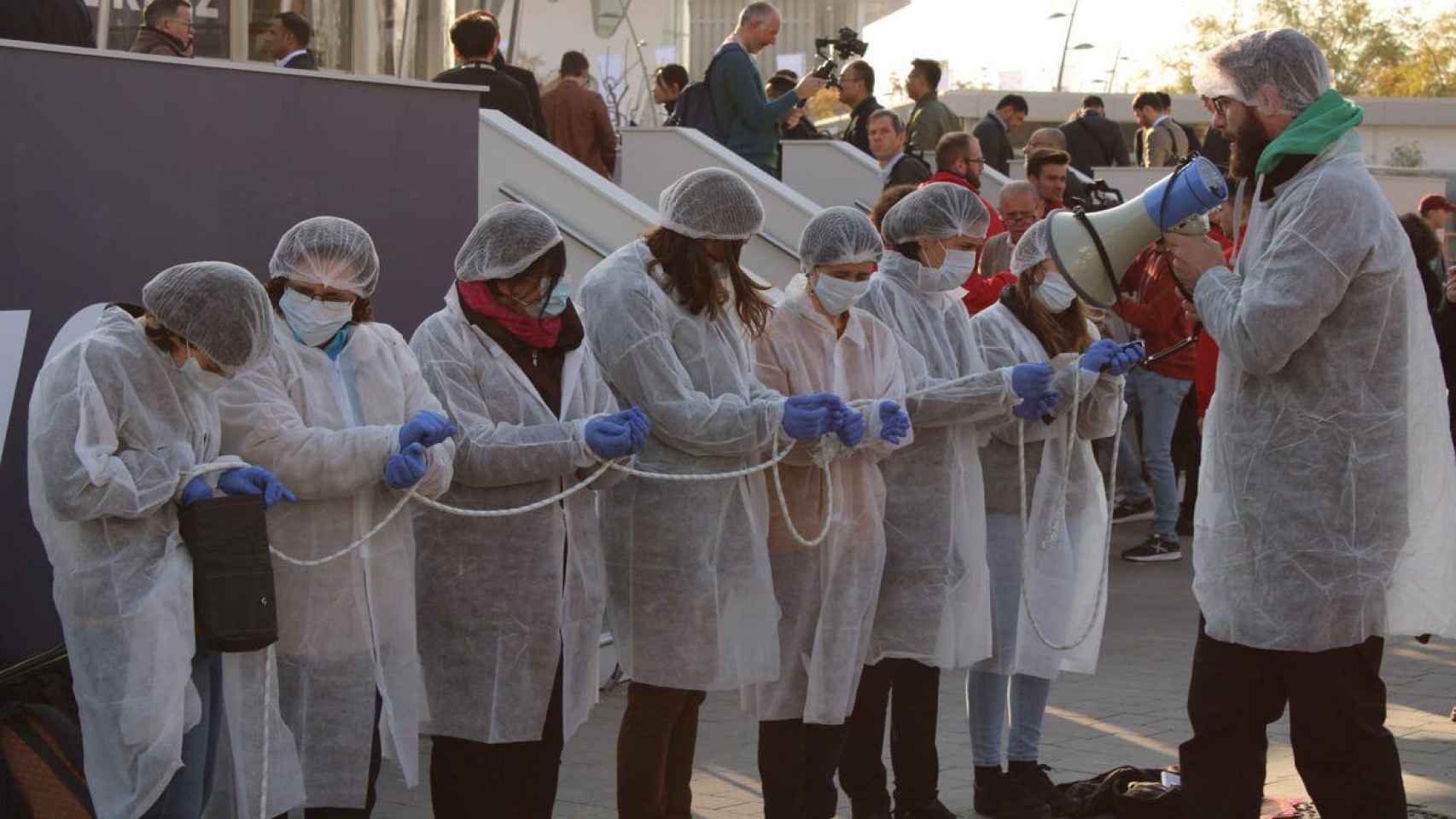 Protesta de los Mossos d'Esquadra en las puertas del Mobile World Congress / @FerminUspac