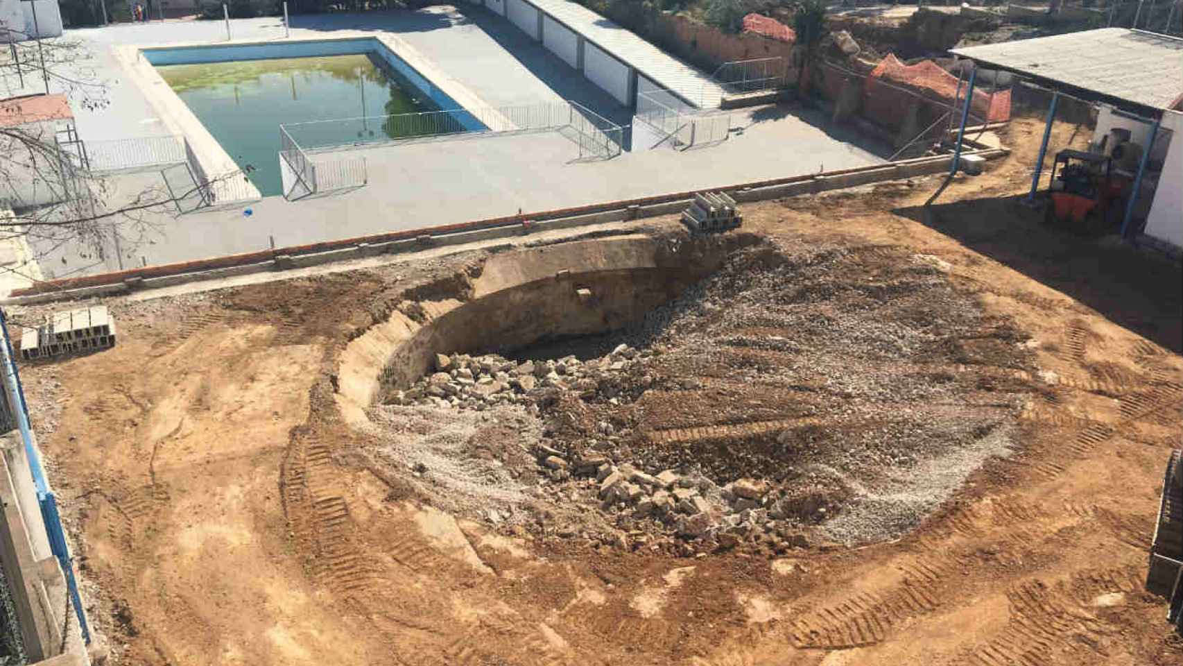 La balsa bicentenaria de Can Planàs, en el Guinardó, descubierta gracias a unas obras / CR