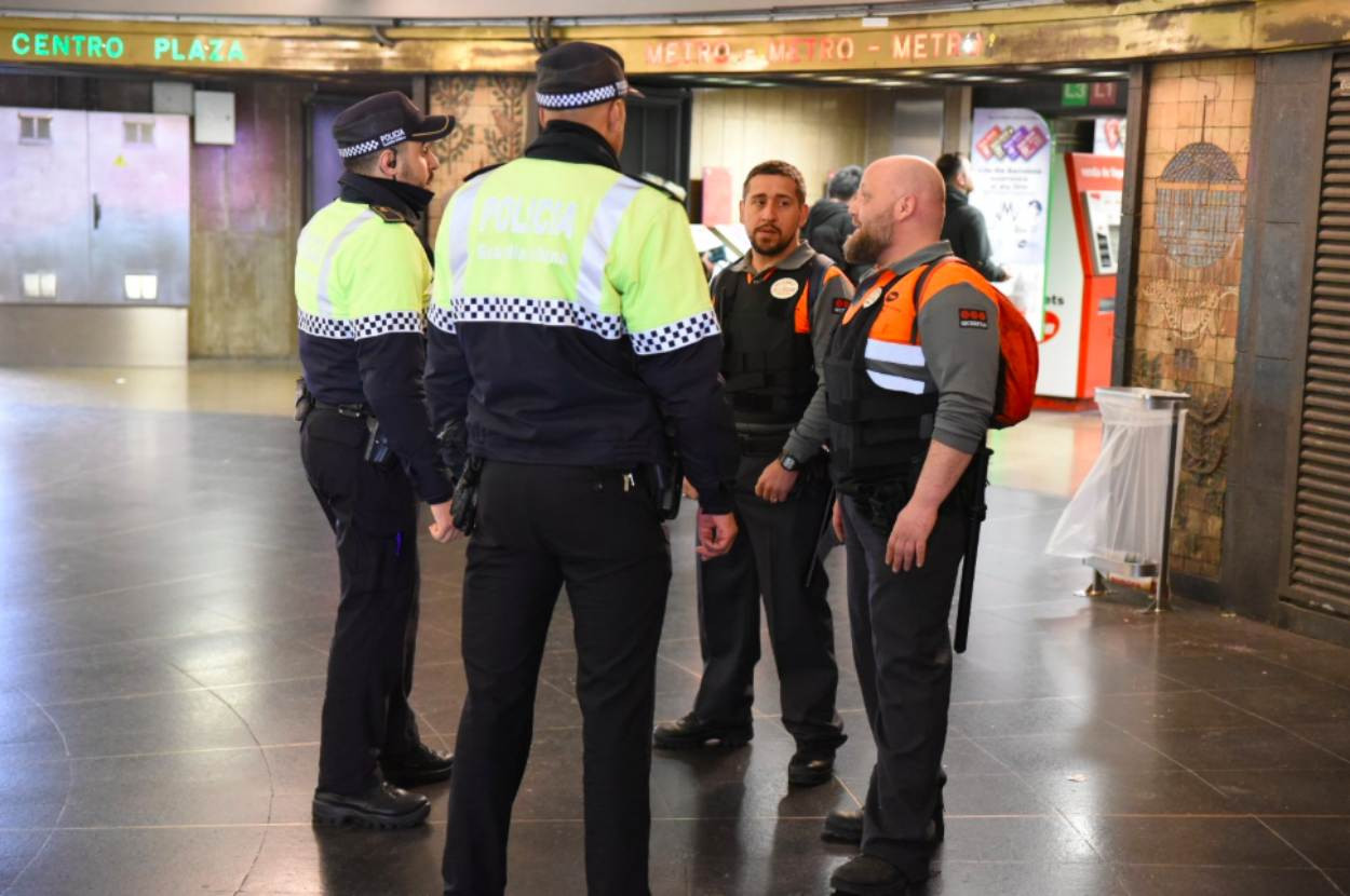 Vigilantes privados del metro de Barcelona en una imagen de archivo