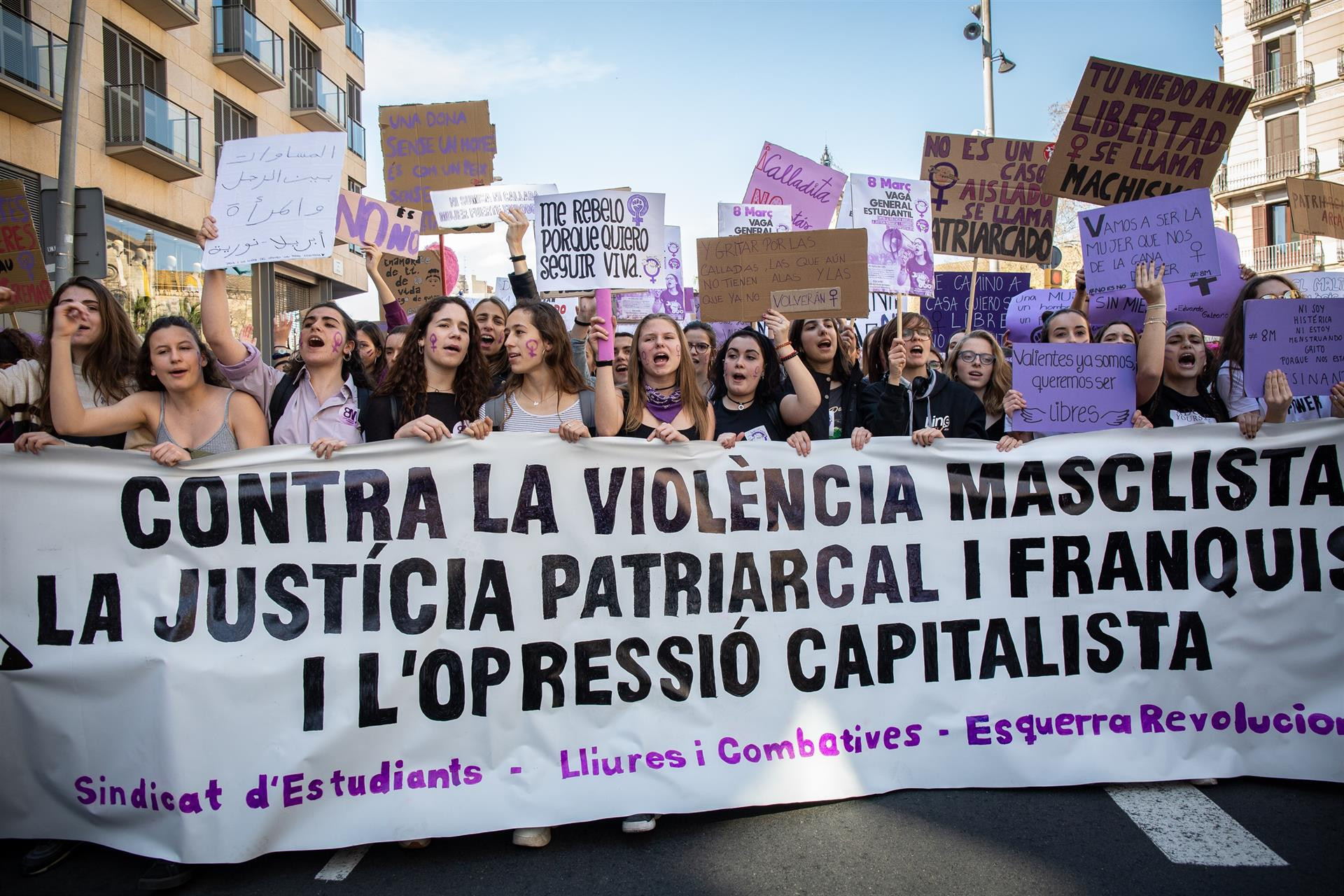 Las estudiantes en la manifestación feminista de Barcelona / EUROPA PRESS