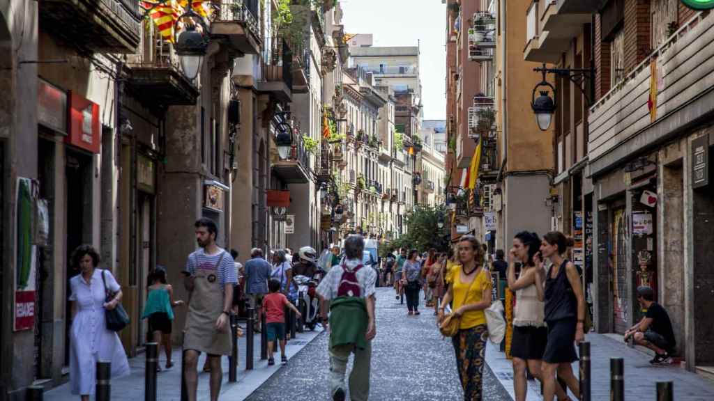 Calle de Asturias en Gràcia / HUGO FERNÁNDEZ