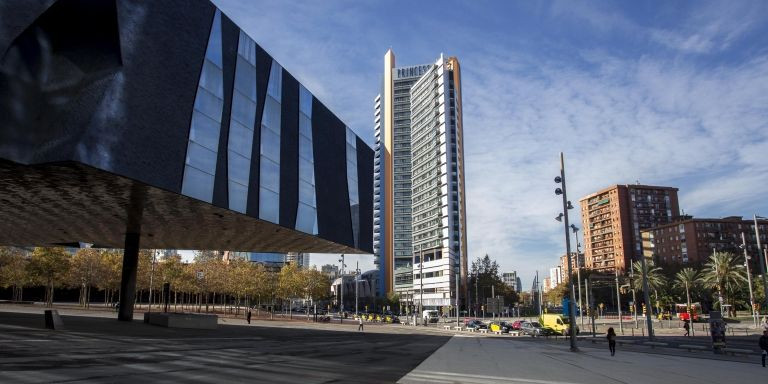 Edificio del museu Blau en el Forum / HUGO FERNÁNDEZ