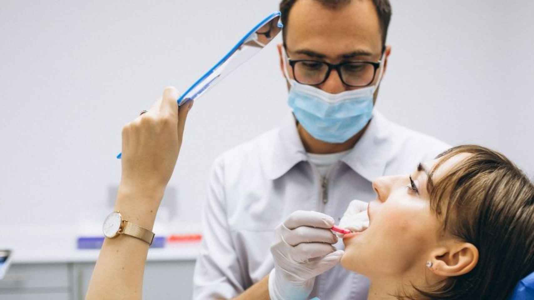 Un 98% de los vecinos de Nou Barris utilizarían el dentista municipal de Colau.