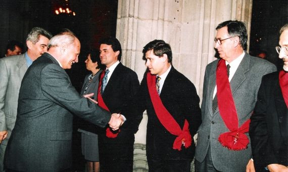 Alberto Fernández con Pasqual Maragall y el por aquel entonces concejal Artur Mas en los años 90 / PP  