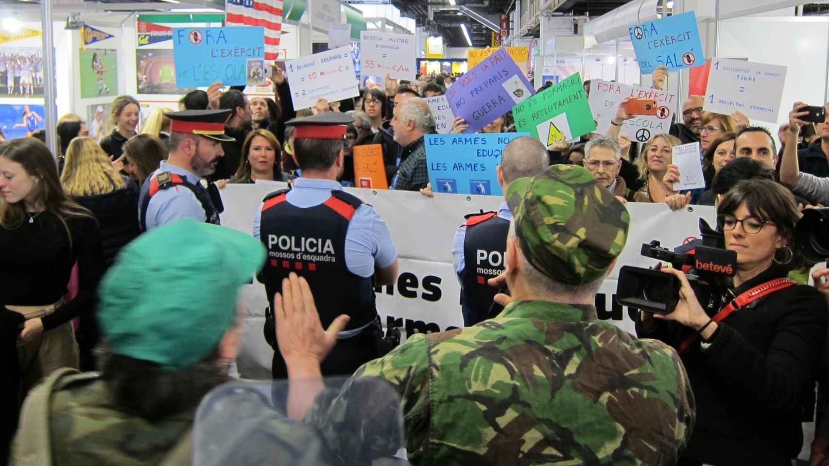 protesta militares ejército salo ensenyament