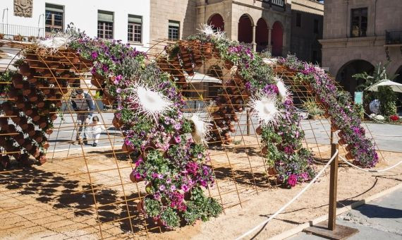 Una decoración de flores en el Poble Espanyol / POBLE ESPANYOL