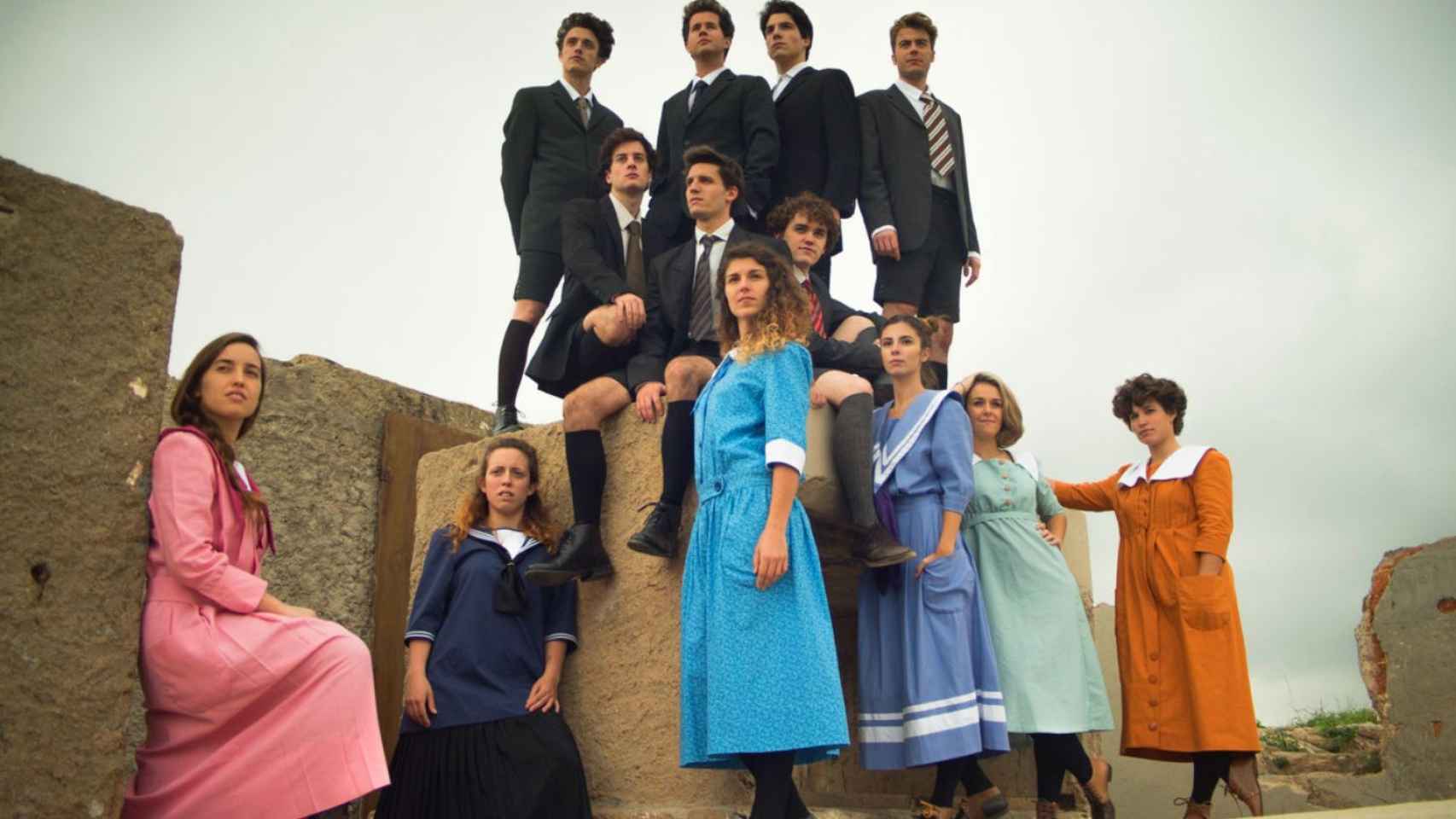 Elenco de 'El despertar de la Primavera' obra del Teatro Victoria