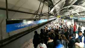 El anden de la estación de Sagrera paralizado por una huelga / @CGTmetroBCN