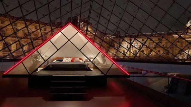 Habitación en el Museo del Louvre / AIRBNB