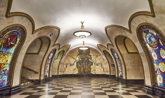 La estación de metro de Novoslobodskaya en Moscú / FIVEPRIME