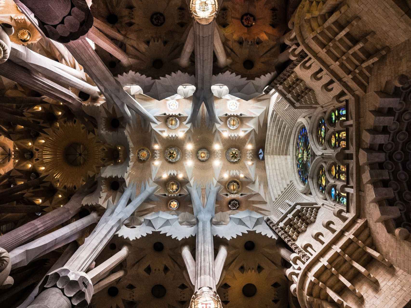Interior de la Sagrada Família, uno de los monumentos más visitados de Barcelona
