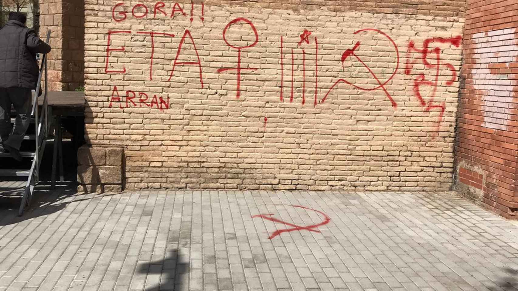 Pintada de la organización Arran a favor de ETA / PP