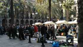 La Urbana ha tenido que actuar para impedir que el 'mercat de la miseria' volviera a la plaza Reial