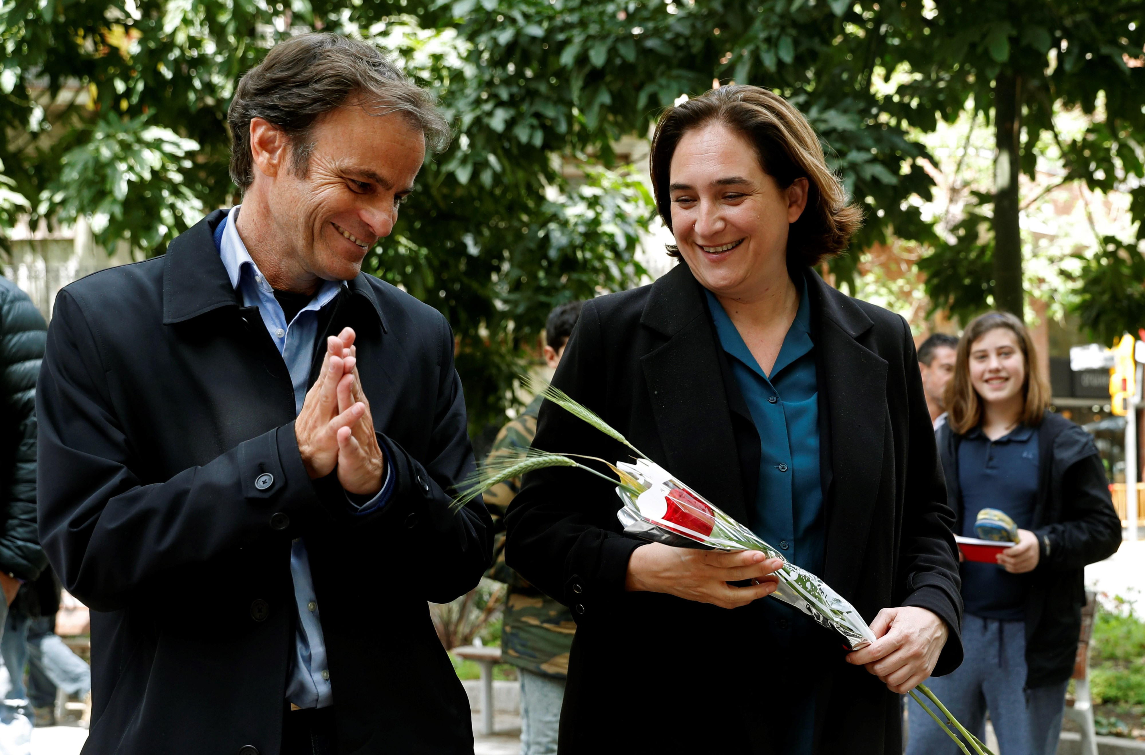 Jaume Asens y Ada Colau, en un Sant Jordi / EFE