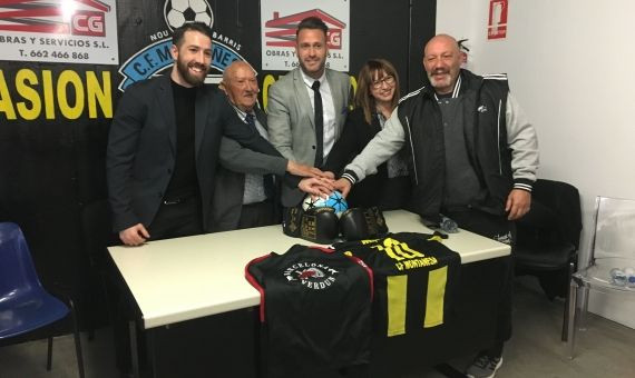 Sandor Martín, Emilio Llamas, Pedro García, Inmaculada Clemente y Rafa Martin en la presentación del acuerdo / RP