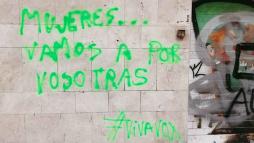 Pintada en la fachada de la sede de la CUP