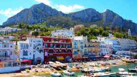 Imagen del puerto de Capri, Italia / GETYOURGUIDE