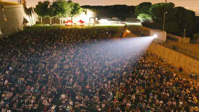 Proyección de una película en el Cine de Montjuïc / SALA MONTJUÏC