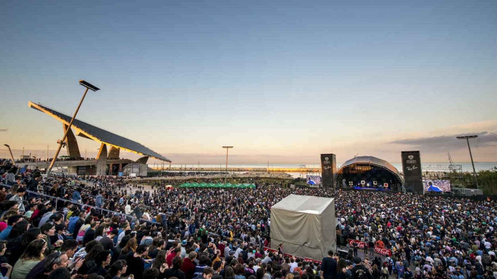 Los miles de asistentes al Primavera Sound acaban generando muchas molestias a los vecinos de la zona.