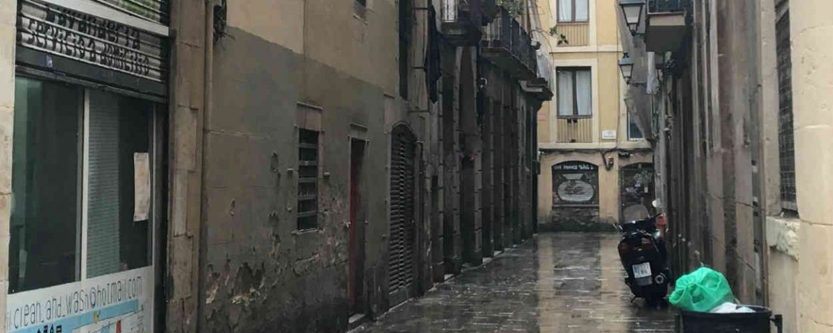 22 viviendas ocupadas en un edificio del Raval