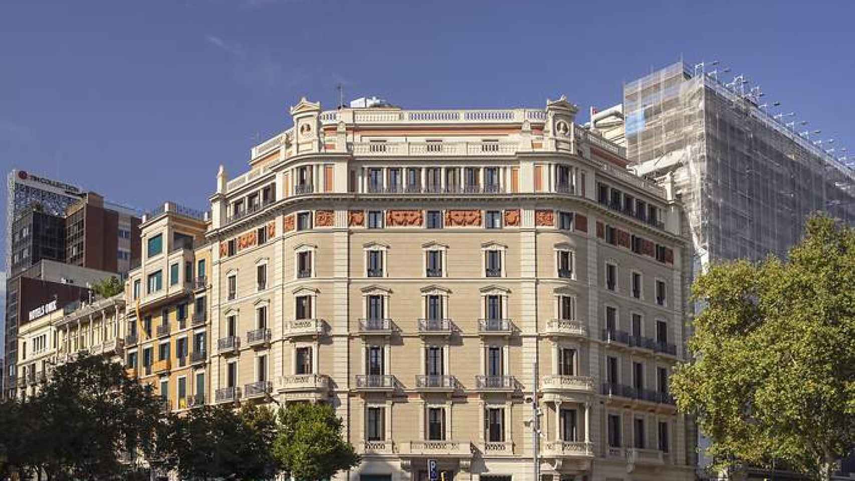 Rambla Catalunya con Gran Vía en Barcelona