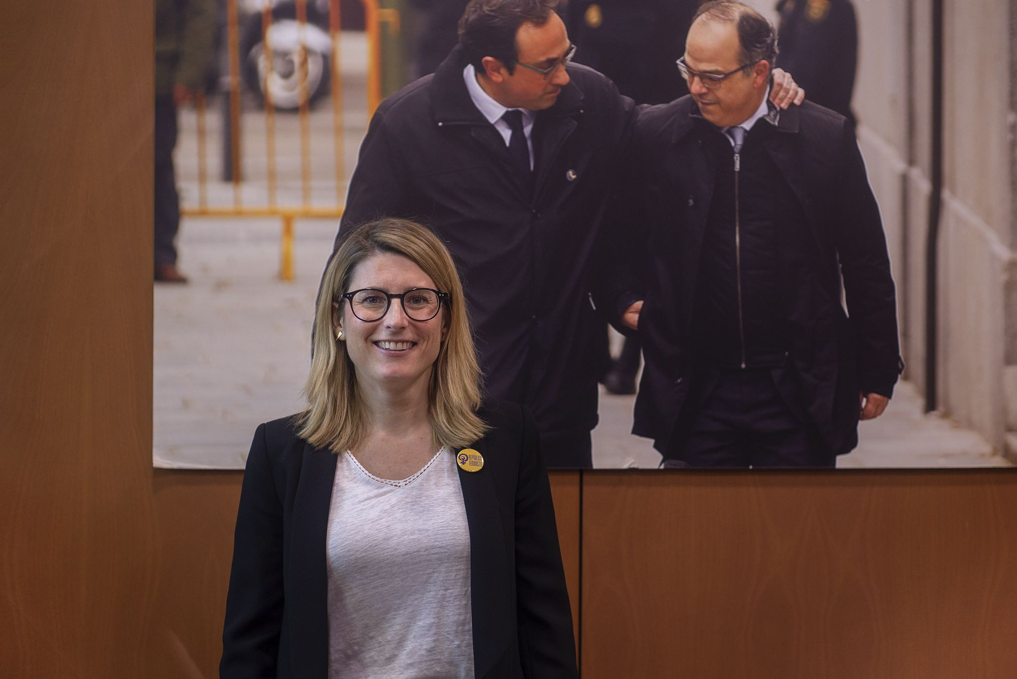 Retrato de Elsa Artadi entes de la entrevista en el Parlament / LENA PRIETO