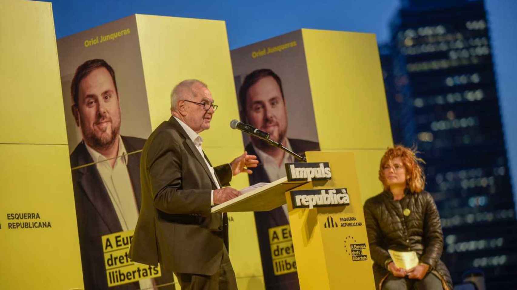 Ernest Maragall y Elisenda Alamay, durante el acto en la playa de Bogatell / ERC