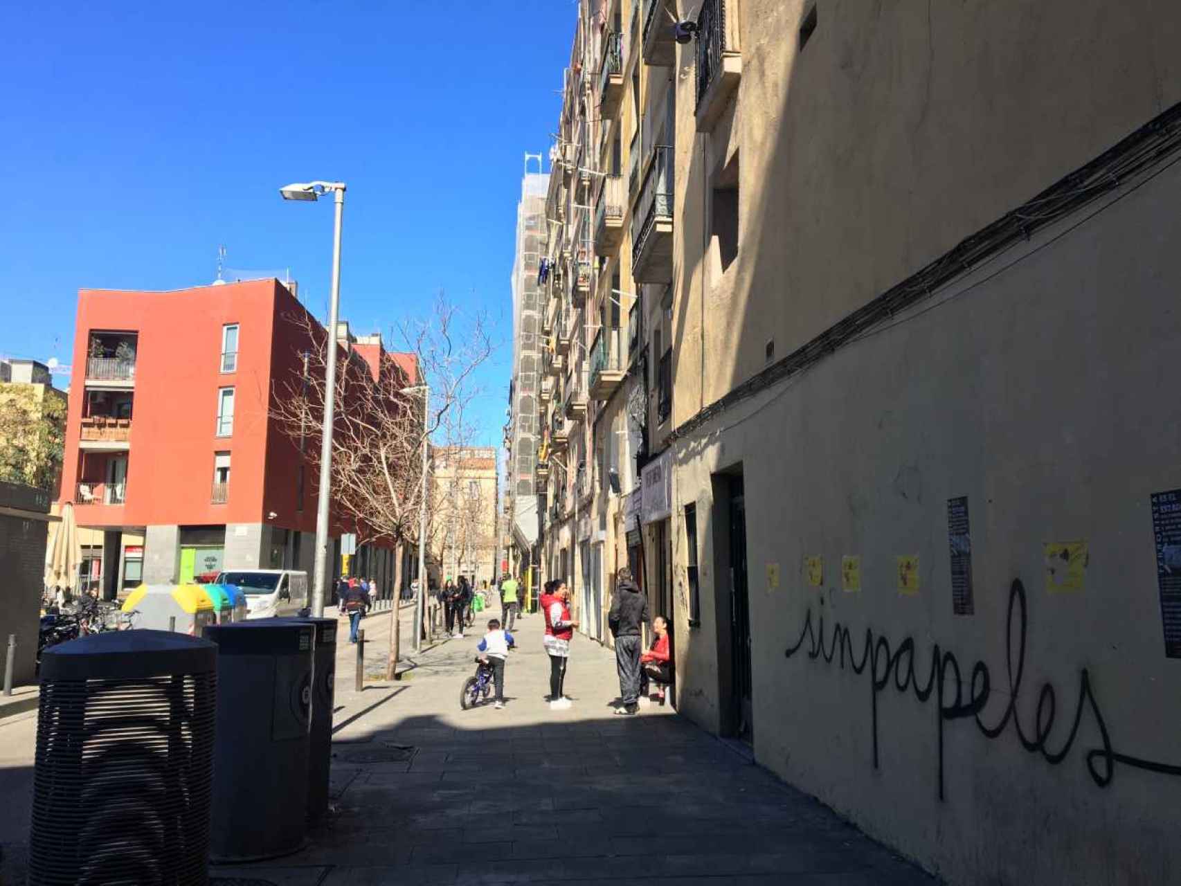 Robadors, la mayor concentración de prostíbulos de Barcelona