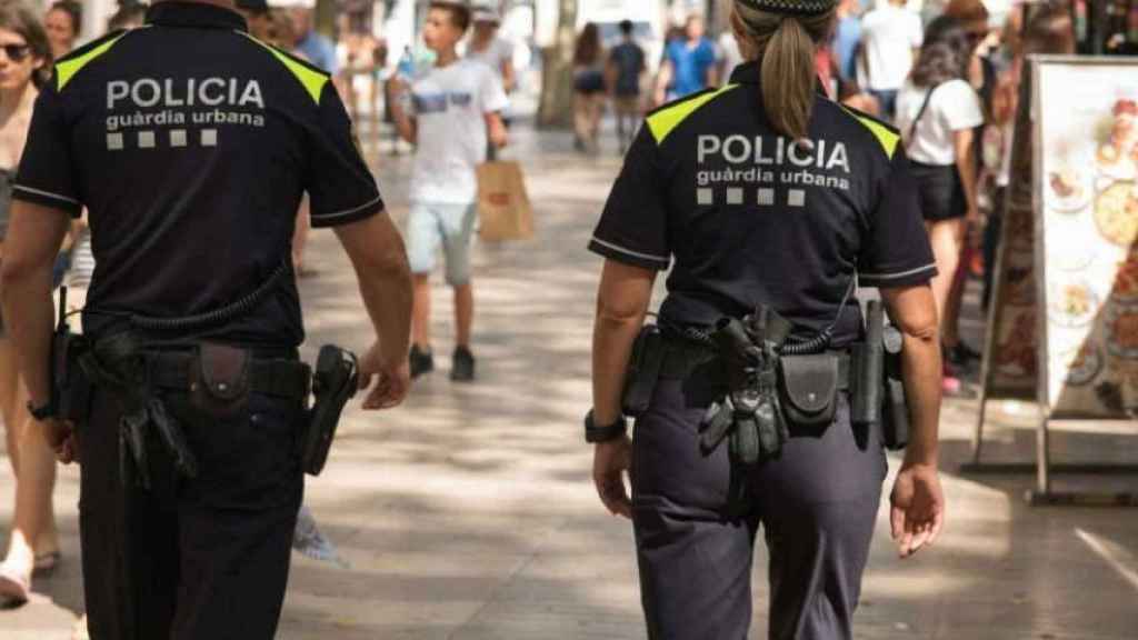 Agentes de la Guardia Urbana de servicio / GUARDIA URBANA BCN