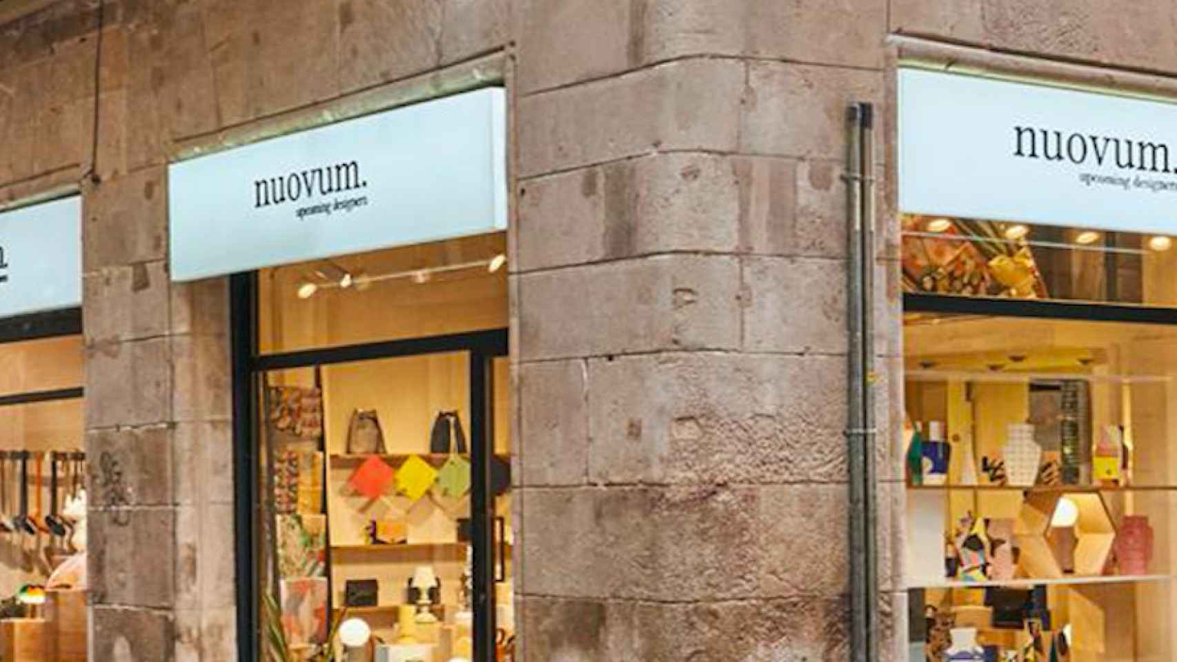 Exterior de Nuovum, una de las tiendas para encontrar el regalo perfecto / NUOVUM