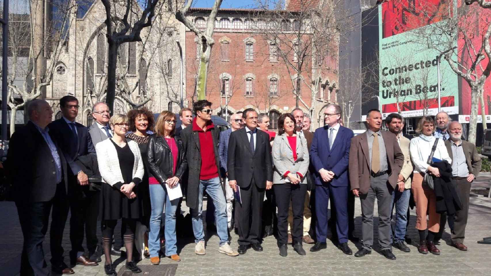 La presidenta de la ANC, Elisenda Paluzie, junto al resto de la candidatura independentista