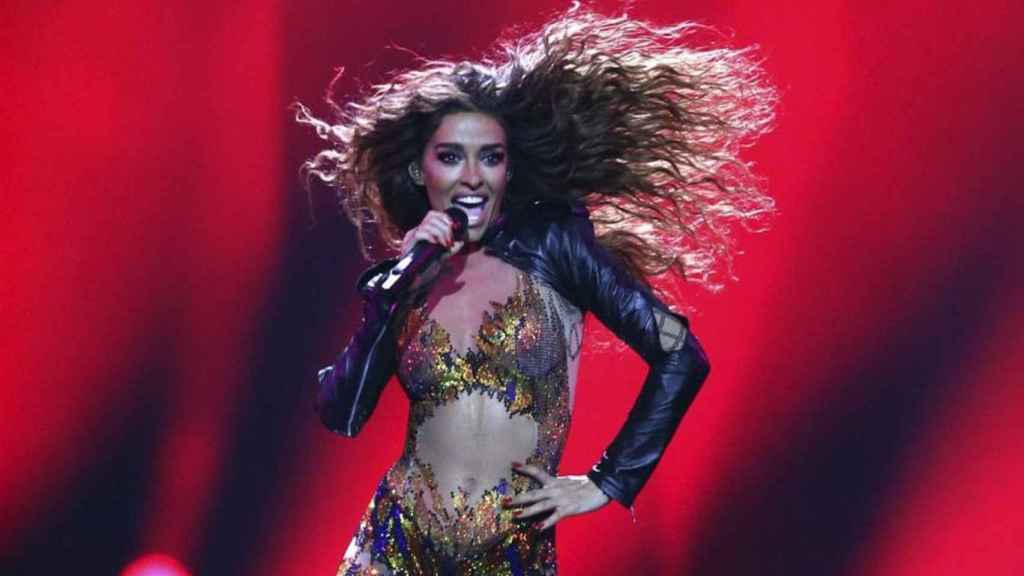 La cantante Eleni Foureira cantando en Eurovisión